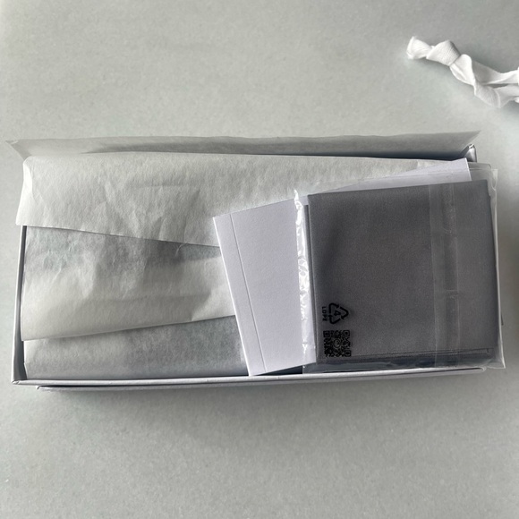 Brand new dior sunglasses with box and bag - Picture 5 of 8